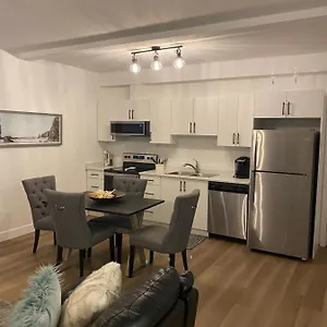 Adorable 1 Bedroom Suite- A Skip To Galloping Goose , Victoria Canada