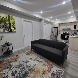 Luxury In Nw , Calgary Canada