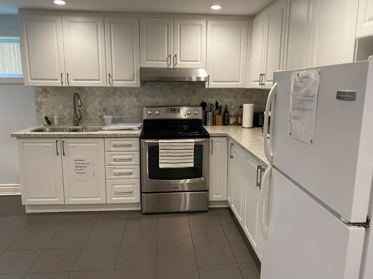 Homestay Yonge And Finch Subway !R Spacious & Stylish Prvt Bdr With Shared Bathroom Toronto