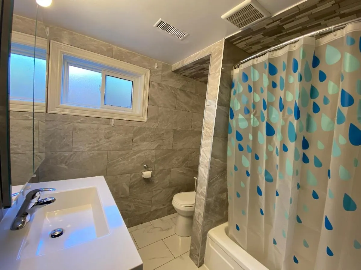 Homestay Yonge And Finch Subway !R Spacious & Stylish Prvt Bdr With Shared Bathroom Toronto