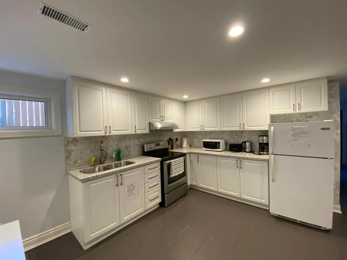 Homestay Yonge And Finch Subway !R Spacious & Stylish Prvt Bdr With Shared Bathroom Toronto Canada