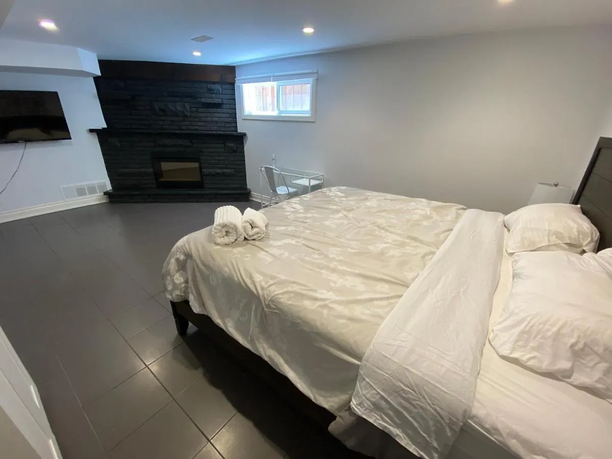Yonge And Finch Subway !R Spacious & Stylish Prvt Bdr With Shared Bathroom Toronto 0*,  Canada